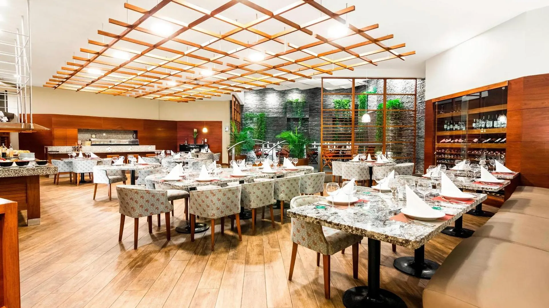 Sheraton جواياكيل 5*,  الإكوادور