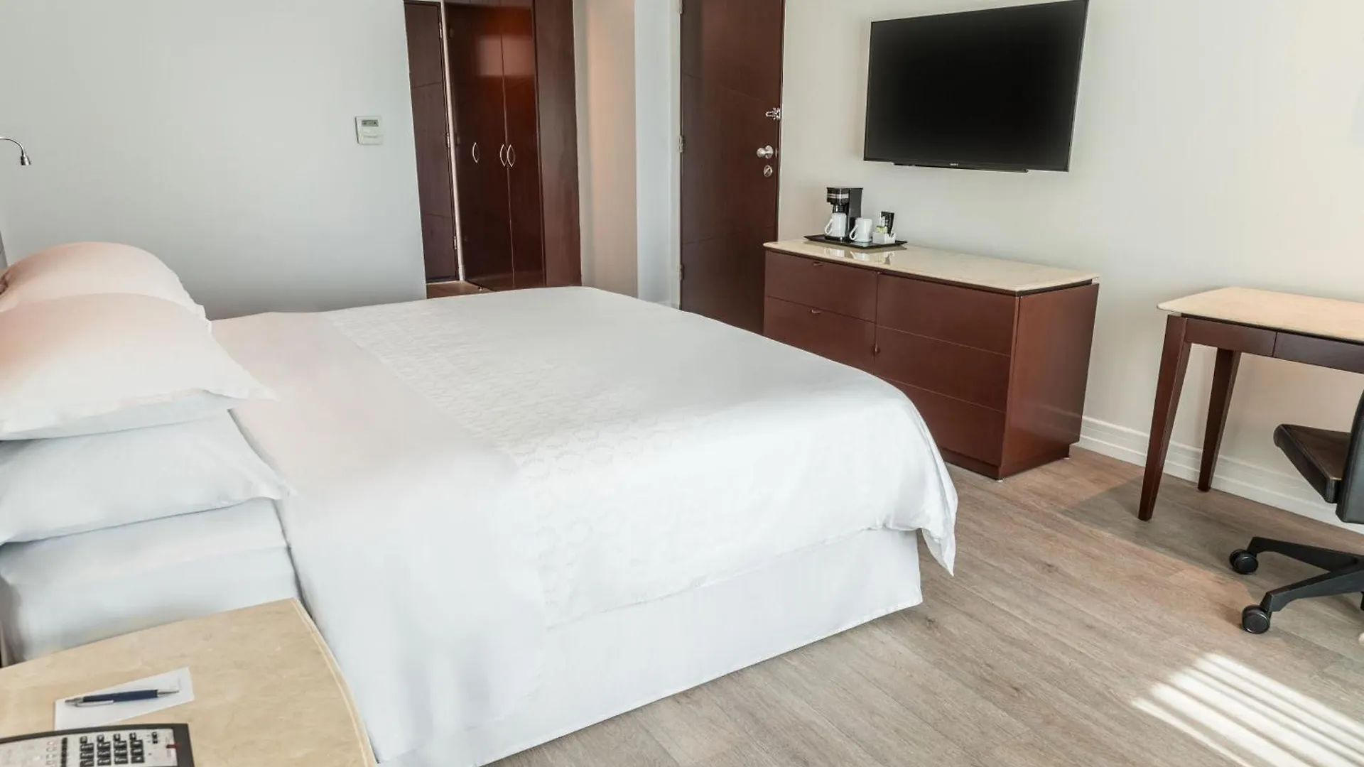 Sheraton Guayaquil 5*,