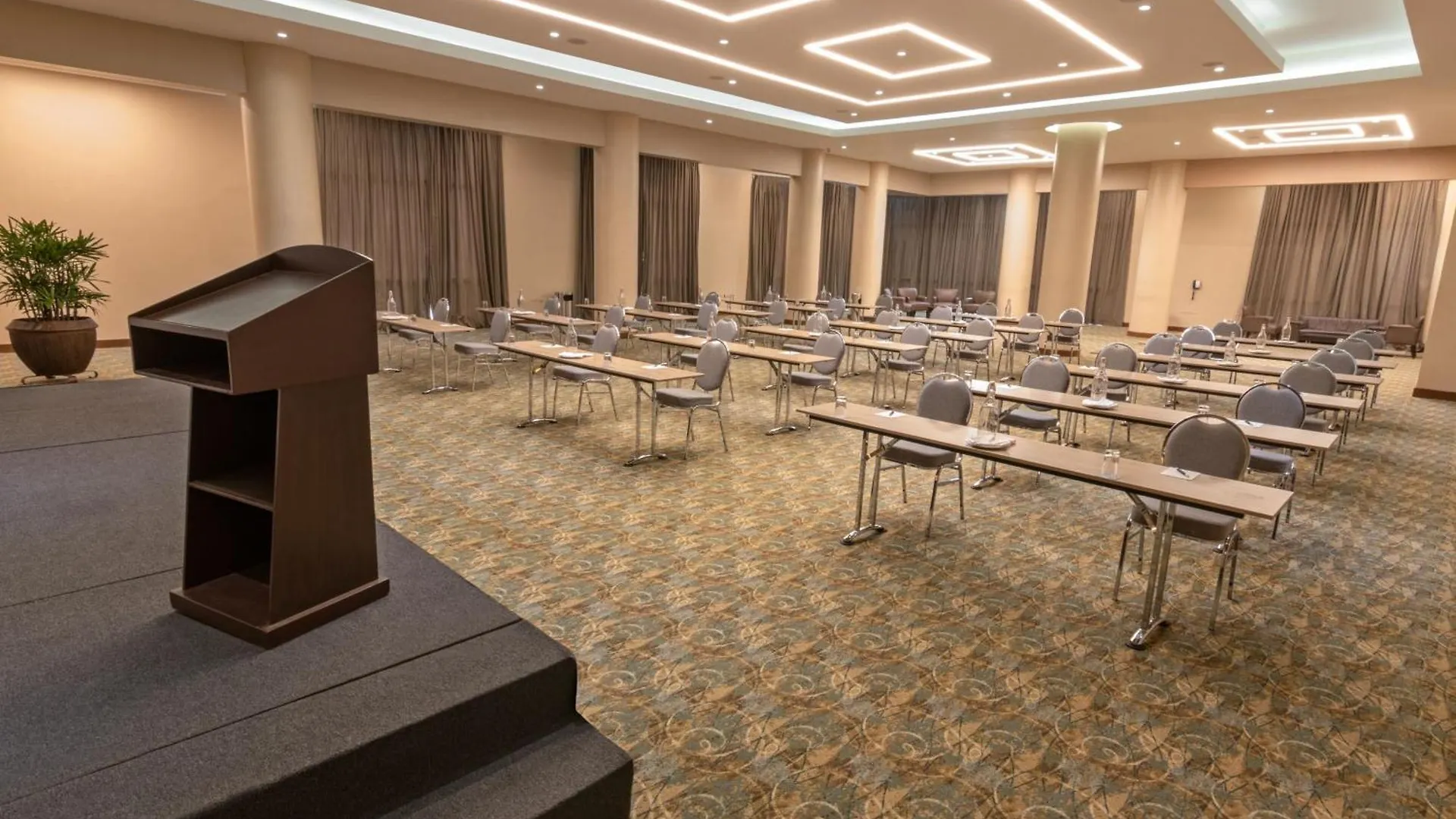 Sheraton Guayaquil 5*,  Ecuador